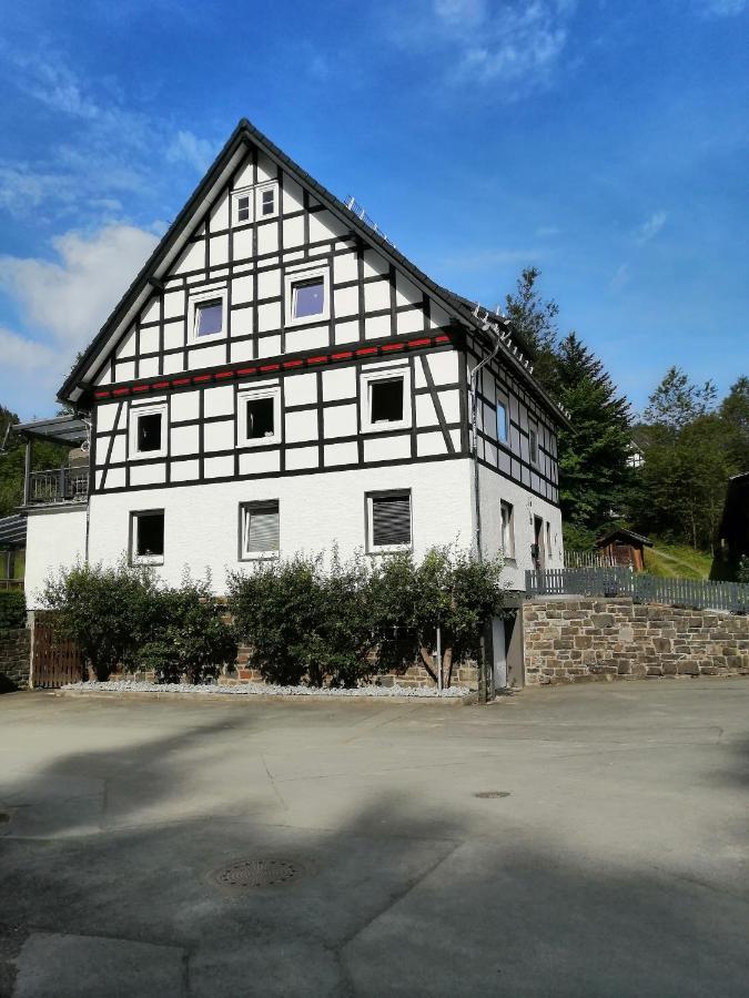 Apartment Am Felsen Zueschen Winterberg Exterior photo